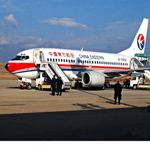 抚远东极航空运输航空快运业稳步发展的原因是什么？